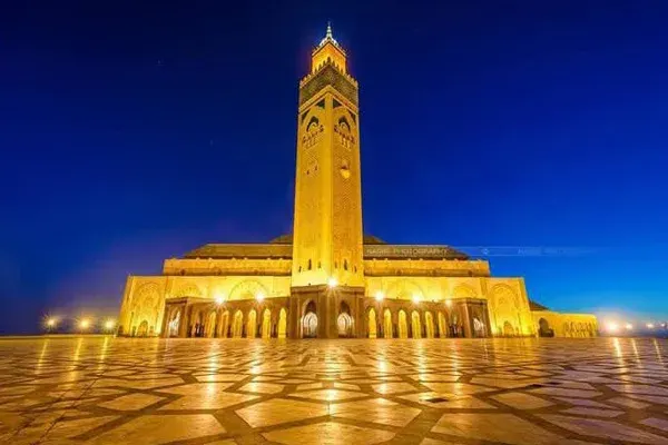 مسجد الحسن الثاني الدار البيضاء المغرب — وجهة سياحية